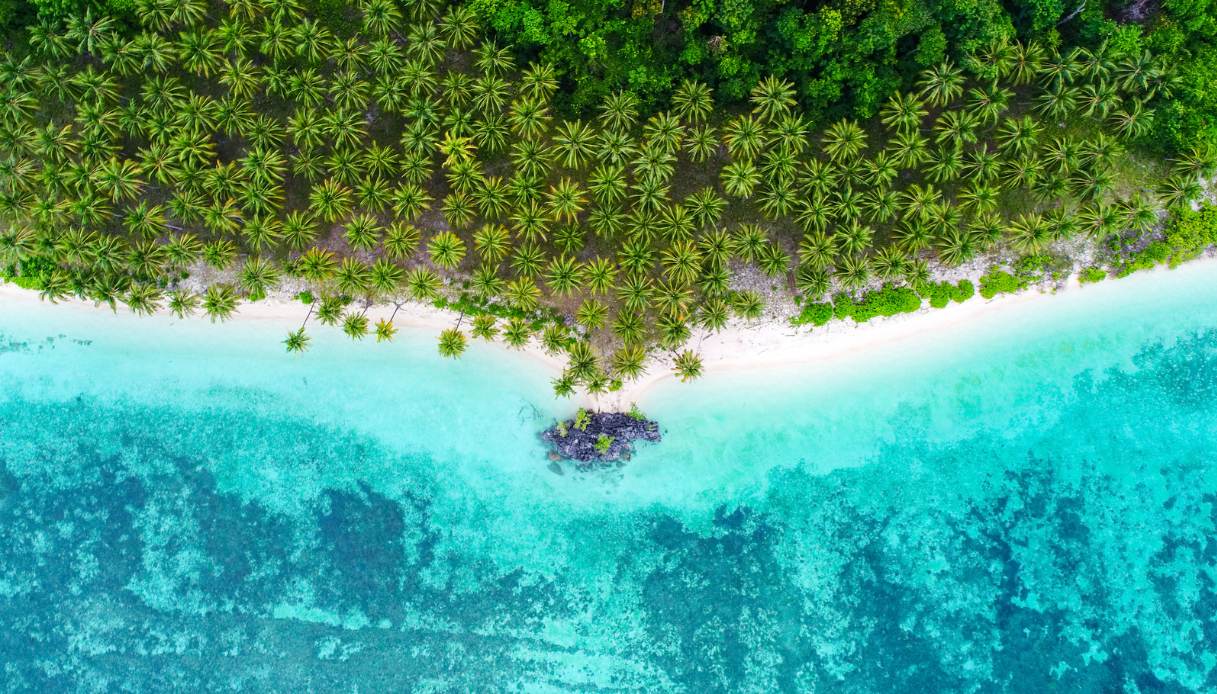 Pulau Bawah, Indonesia