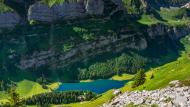Tutta la purezza del Seealpsee, lo specchio turchese tra le pareti dell’Appenzello