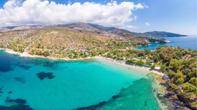 Il sussurro di marmo e resina nel cuore dell’Egeo Settentrionale: Thassos, l’isola smeraldo