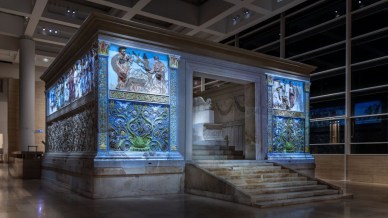 Il Museo dell’Ara Pacis come non lo avete mai visto: il poema di marmo si fa luce