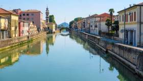 Battaglia Terme, il borgo termale dei Colli Euganei tra canali storici, grotte e ville monumentali