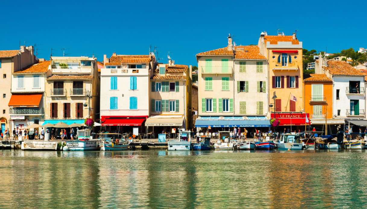 Case colorate del vecchio porto di Cassis