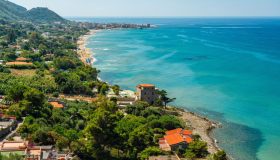 Mare o montagna? Il Times incorona due mete italiane tra le migliori dell’estate 2026