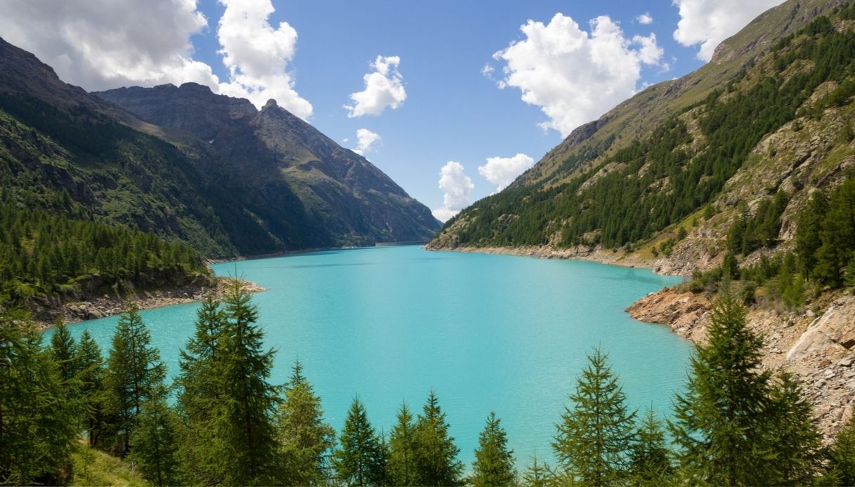 Bionaz e il lago artificiale di Place-Moulin 