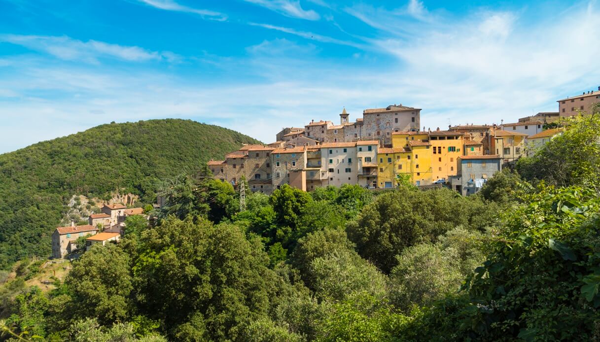 sassetta borghi italiani primavera