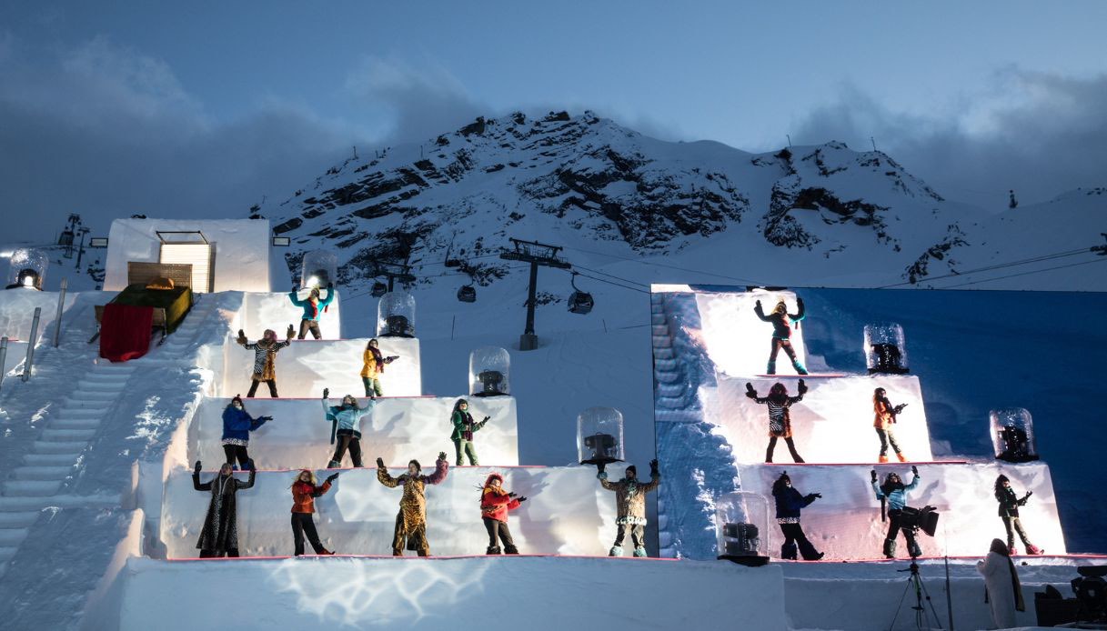 Lo spettacolo Hannibal sul ghiacciaio in Tirolo