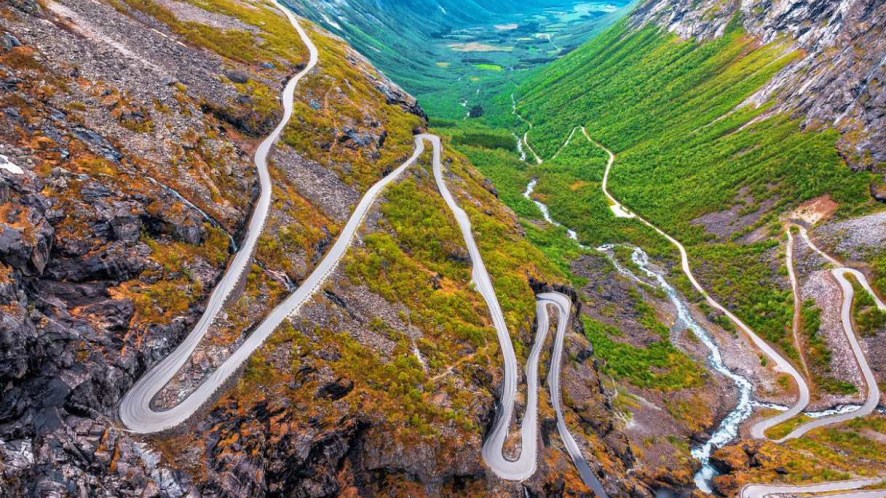 Riapre nel 2026 la spettacolare strada Trollstigen, l’esperienza on the road più bella d’Europa
