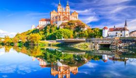 Il colosso dorato che domina il Danubio: tutta la bellezza dell’Abbazia di Melk
