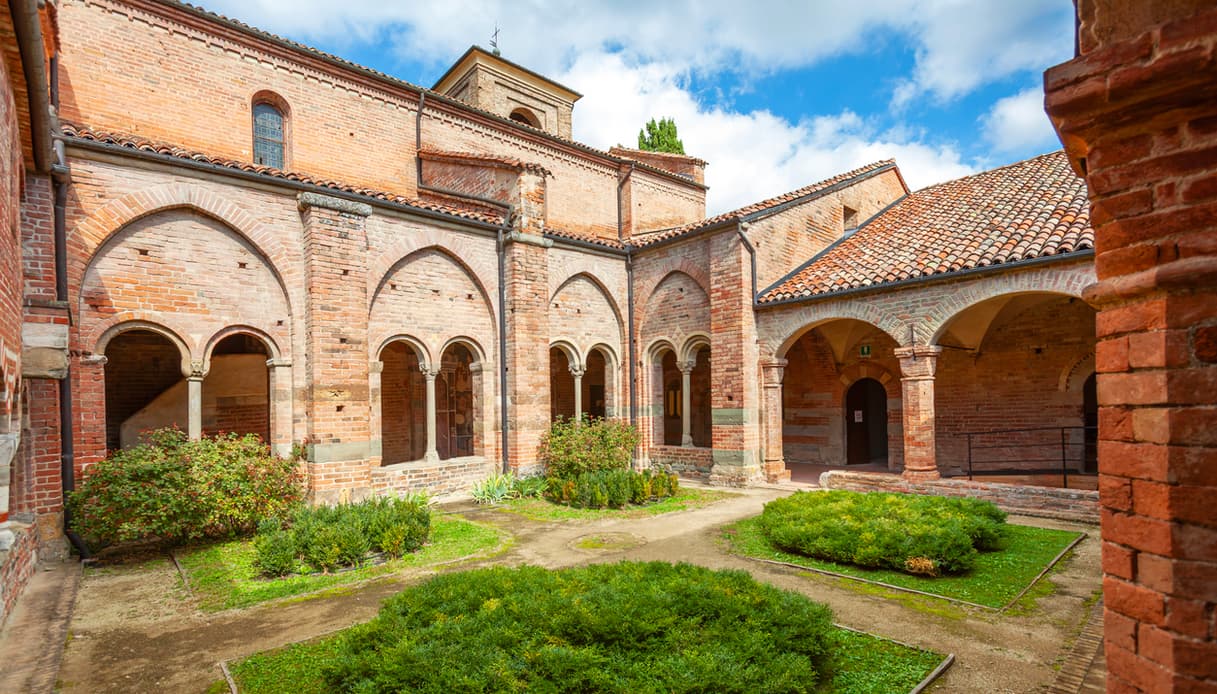 Abbazia di Vezzolano, chiostro