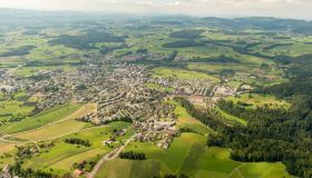 La Svizzera premia la pianura della Lorze come Paesaggio dell’anno 2026