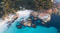 Tra i graniti accesi e le acque di cristallo della Tasmania: la spettacolare Bay of Fires