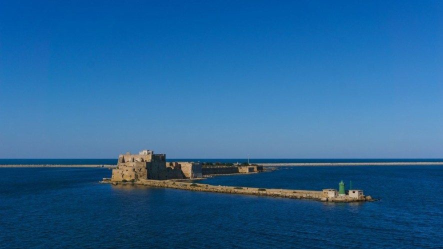 Castello Alfonsino di Brindisi, il gioiello antico che sembra galleggiare sul mare