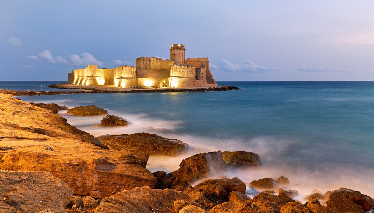 Castello d'Aragona a Le Castella, Isola di Capo Rizzuto