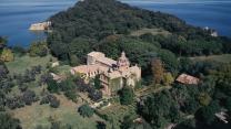 Isola Bisentina, Gola dell’Aare, Alonissos e Kimolos: i luoghi che hanno fatto sognare questo mese
