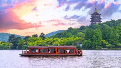 Hangzhou, la tappa in Cina di Pechino Express che incanta la Tv italiana