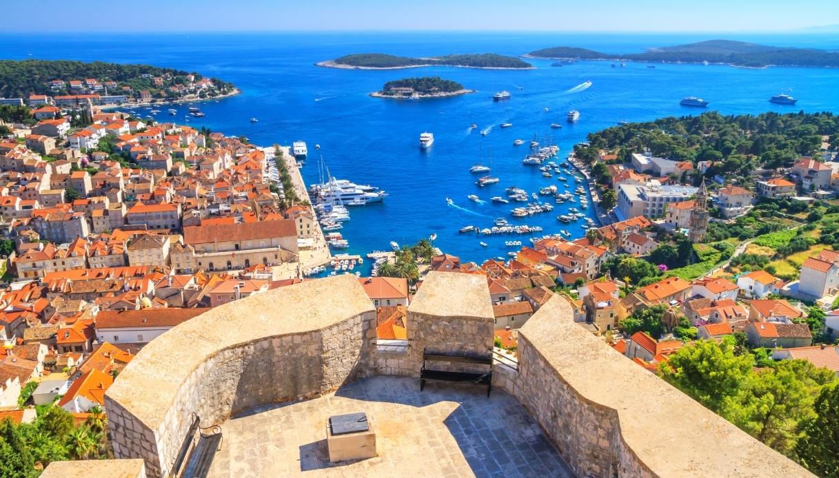 Hvar, vista panoramica in Croazia