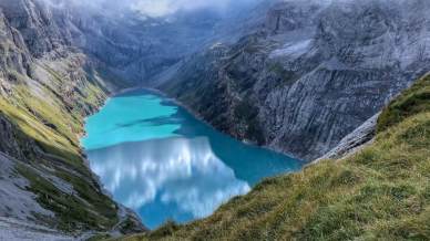 Il colosso turchese incastonato tra le pieghe rocciose del Canton Glarona: il Limmernsee