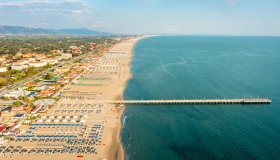 La Versilia è la costa toscana che conquista Forbes: perché attrae sempre più viaggiatori