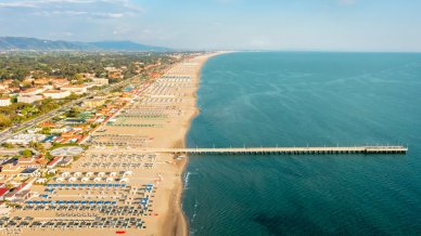 La Versilia è la costa toscana che conquista Forbes: perché attrae sempre più viaggiatori