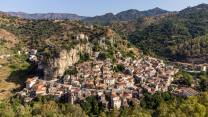 Palizzi, in Calabria, è il bellissimo borgo che segna l’inizio d’Italia