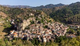 Palizzi, in Calabria, è il bellissimo borgo che segna l’inizio d’Italia
