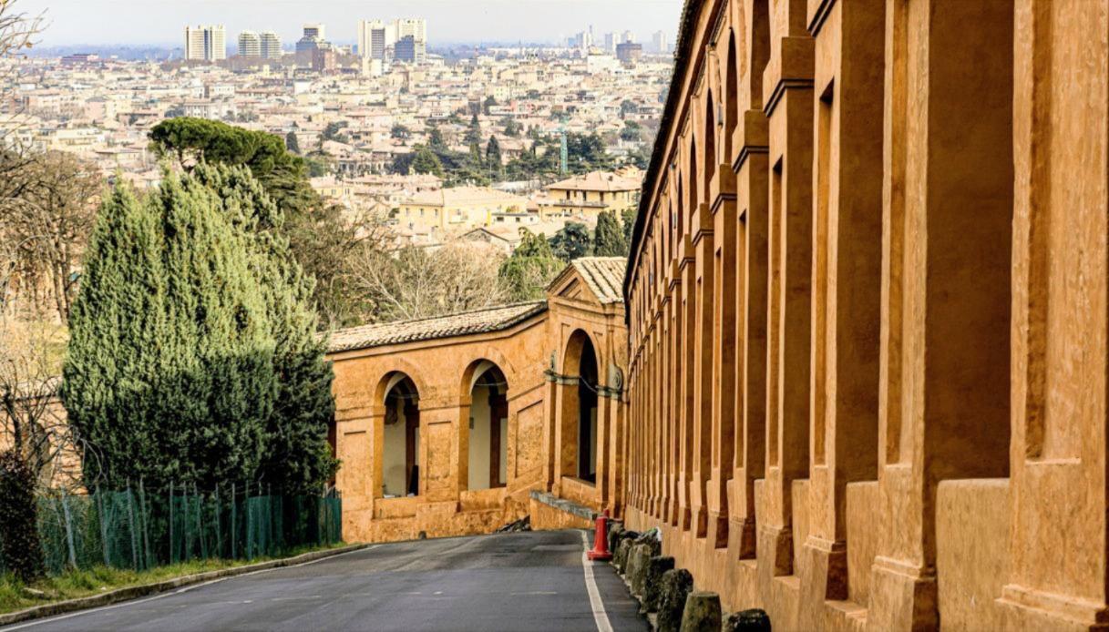 Il lunghissimo Portico di San Luca
