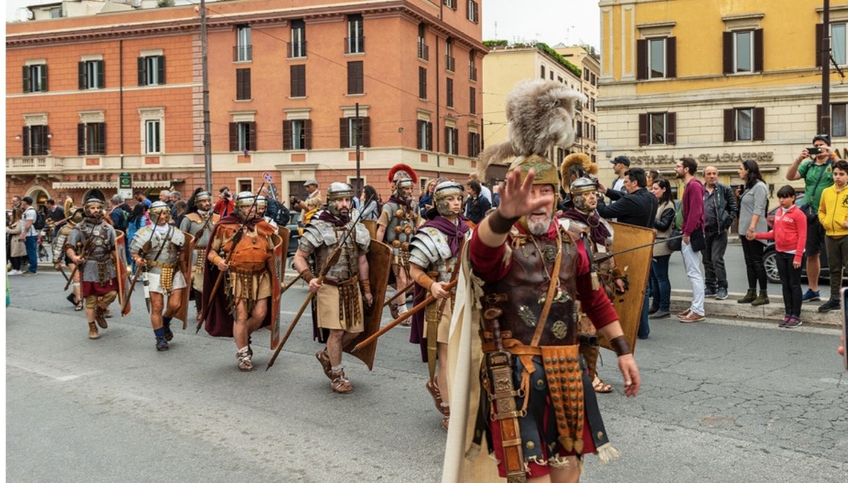 La rievocazione storica in costume per il Natale di Roma