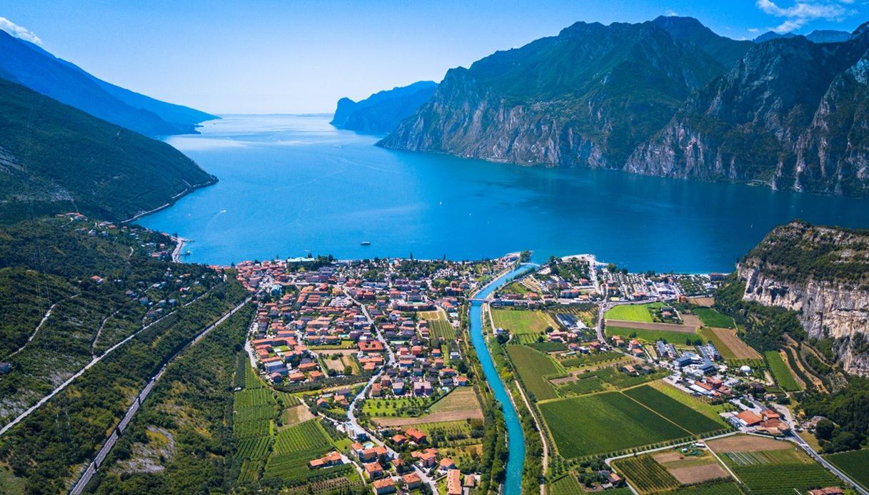 Riva del Garda, sulla sponda settentrionale del lago