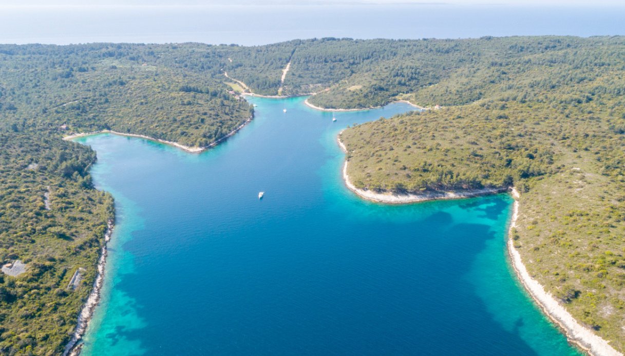 Šćedro, l’Isola Benevola dell’Adriatico che custodisce baie paradisiache e rovine antiche
