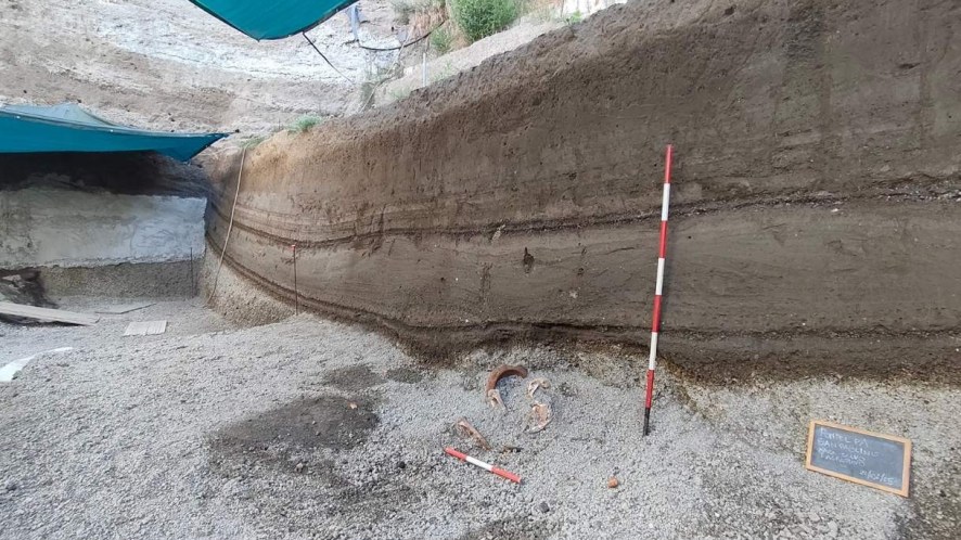 Nuova scoperta a Pompei: riemergono due uomini in fuga e l’AI svela cosa accadde davvero