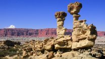 Viaggio epico a Ischigualasto, la Valle della Luna argentina tra rocce irreali e tracce di dinosauri
