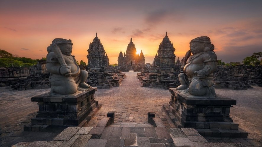 Pechino Express fa tappa a Yogyakarta, il cuore culturale e artistico dell’isola di Giava