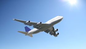 Voli a prezzi stracciati verso le mete lontane (mentre l’estate in Europa rischia di essere off limits)