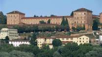 Castello di Moncalieri, un viaggio incantato tra storia, colline e fascino sabaudo in Piemonte