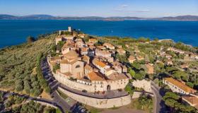 Festa del Tulipano a Castiglione del Lago, il borgo medievale sboccia tra petali, arte e tradizioni