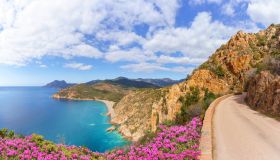 Dove andare a maggio tra le mete più sorprendenti in Italia, in Europa e nel mondo