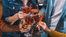 Italiani sempre più amanti dell’enoturismo: lo studio