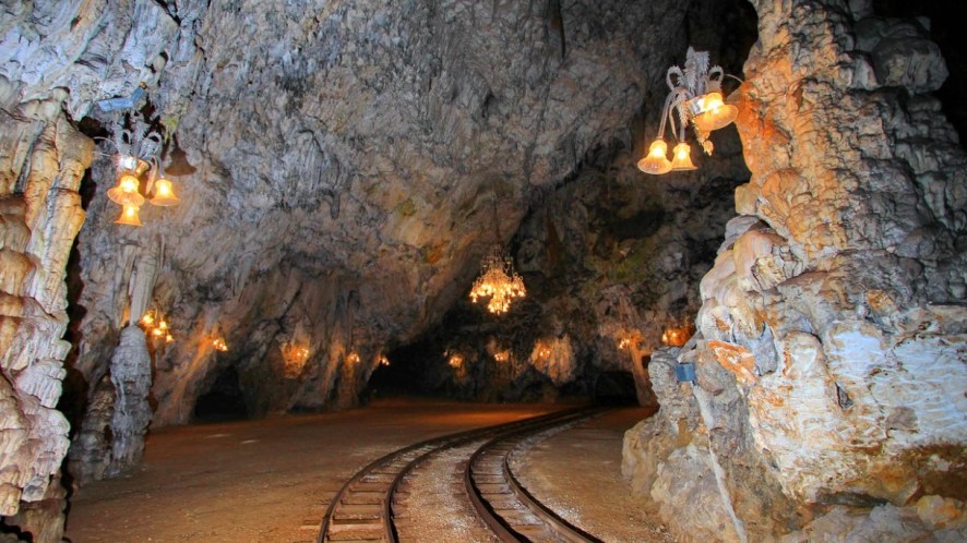 Le Grotte di Postumia e il misterioso drago che vive nel sottosuolo