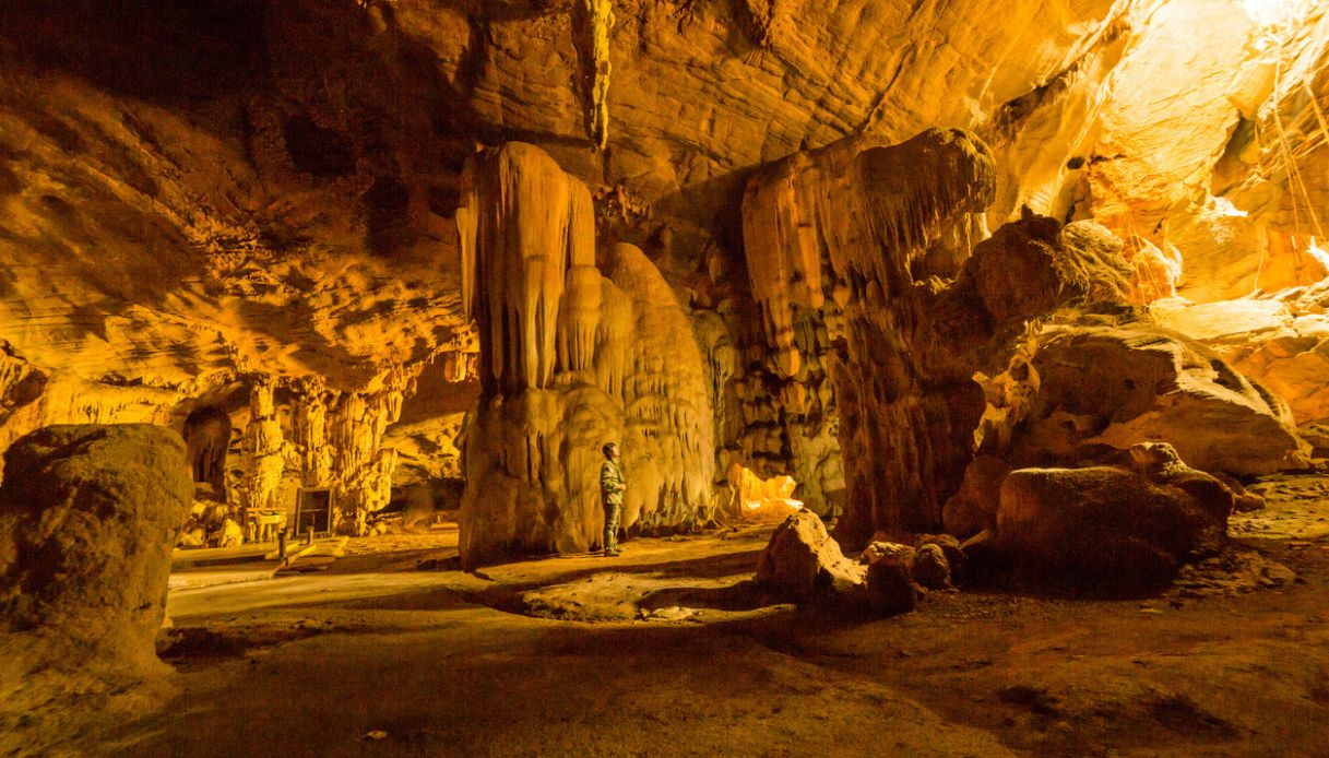 Suggestivo interno delle Grotte di Postumia, Slovenia