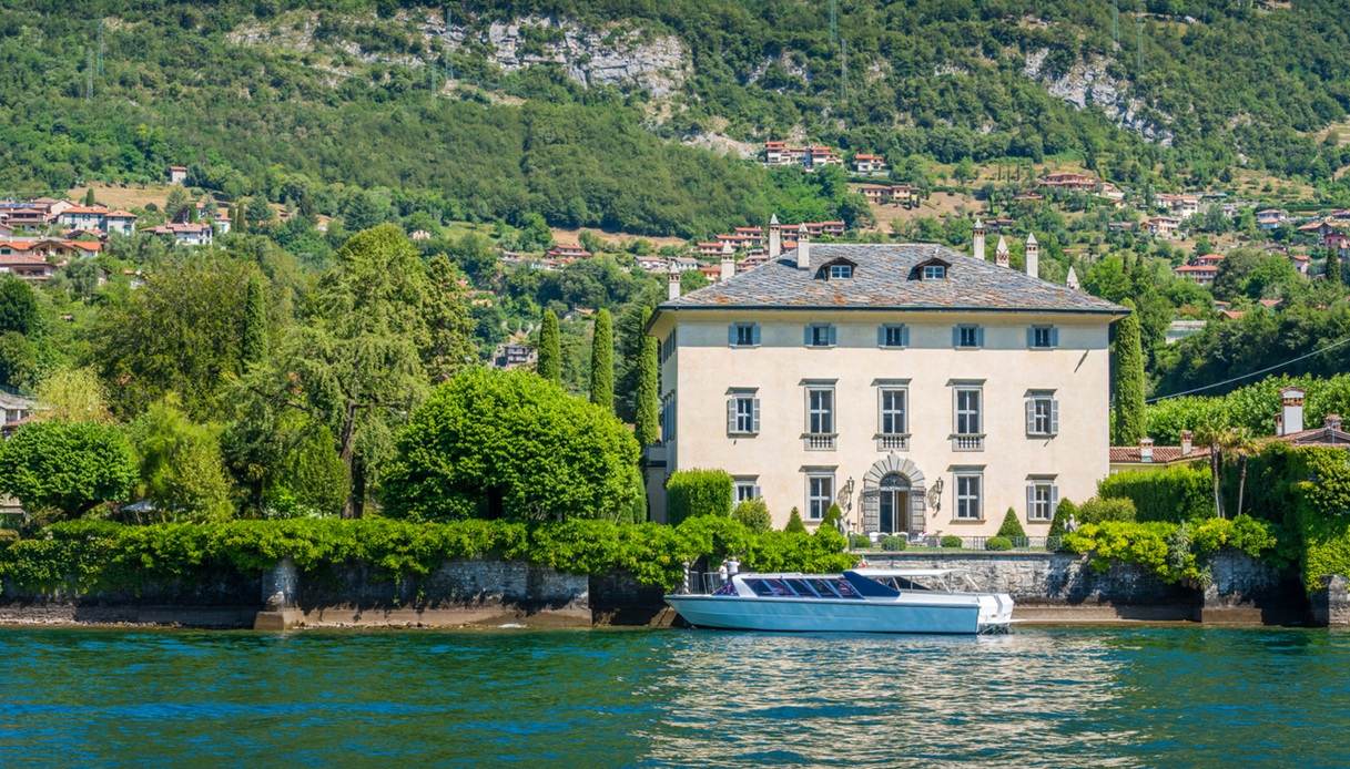 Alcune scene di "Il diavolo veste Prada 2" sono state girate a Villa Balbiano, sul Lago di Como 