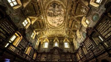 La rinascita della biblioteca dei Girolamini: dopo 14 anni riapre lo scrigno del sapere a Napoli