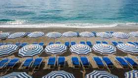 Quando riaprono gli stabilimenti balneari in Italia: tutte le date ufficiali da Nord a Sud