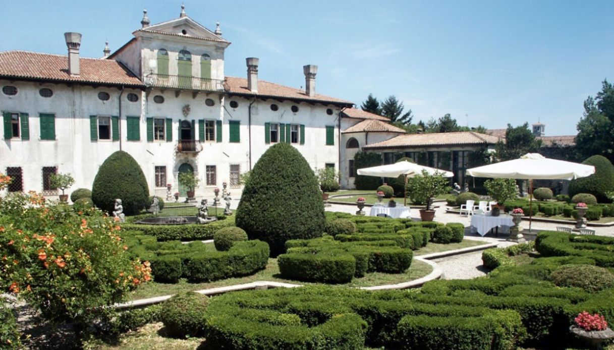 Veduta di Villa de Claricini Dornpacher, Bottenicco, Udine