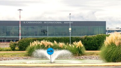 Aeroporto Milano Bergamo, nel primo scalo “bike friendly” ora puoi partire in e-bike per un tour