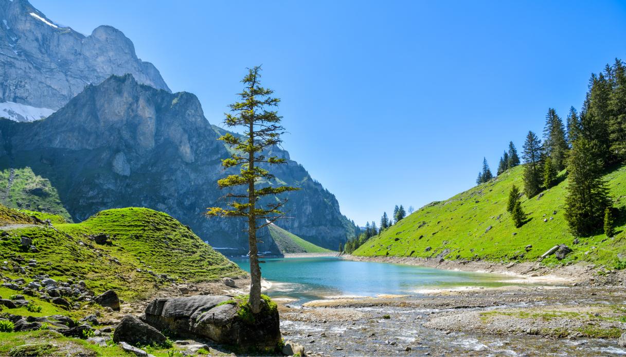 Bannalpsee, il lago segreto della Svizzera dalle incredibili acque cangianti