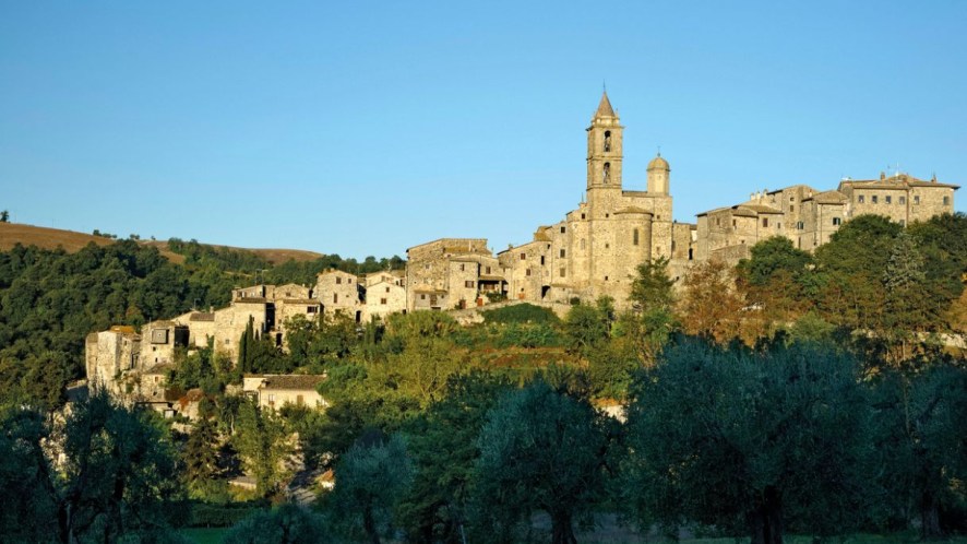 Baschi, borgo medievale dei “buchi” tra archeologia e storia ghibellina