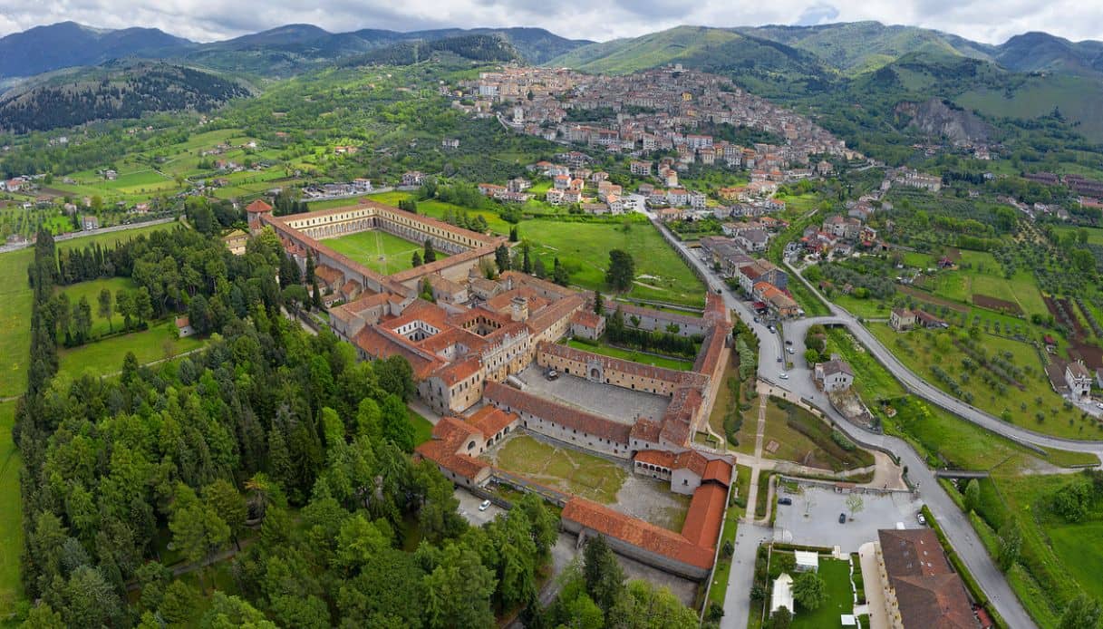 Veduta aerea della Certosa di San Lorenzo a Padula, Campania
