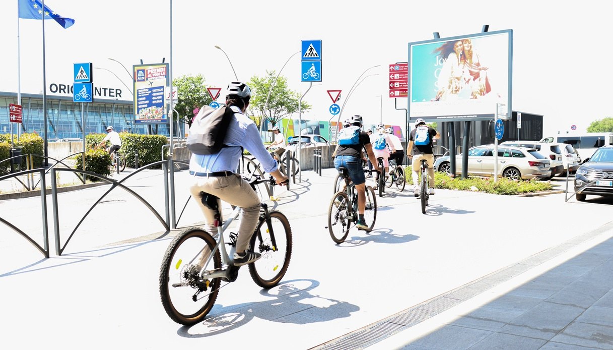 Partire in e-bike dall'aeroporto di Milano Bergamo
