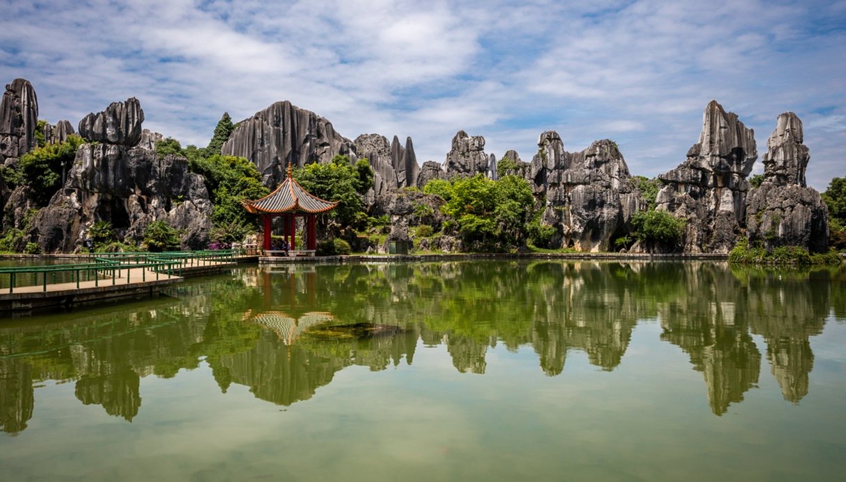 Il lago della Foresta di Pietra di Shilin
