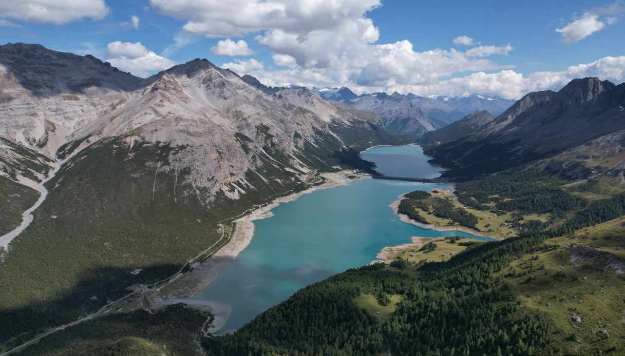 Panorama del Lago di San Giacomo al Parco Nazionale dello Stelvio